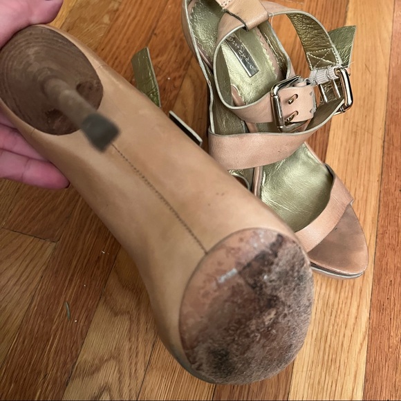 Report Signature nude strappy platform heels size 7.5 - Picture 3 of 7